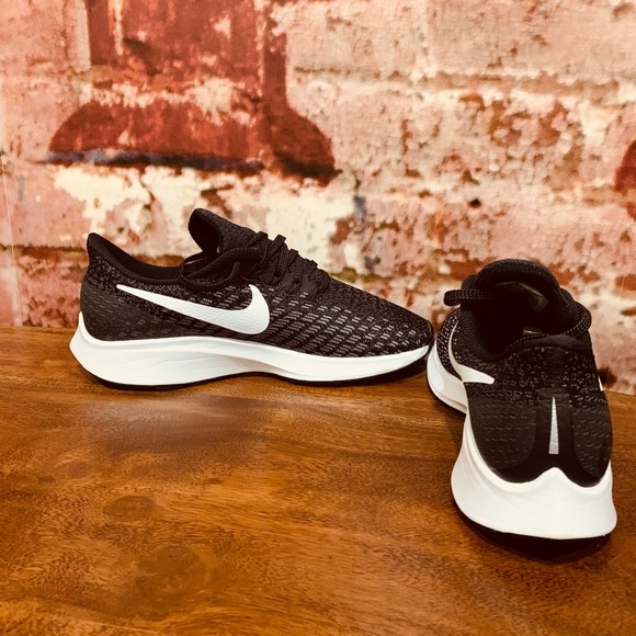 PREOWNED like new NIKE WOMEN’S AIR ZOOM PEGASUS 35 SNEAKERS excellent condition - Picture 5 of 10